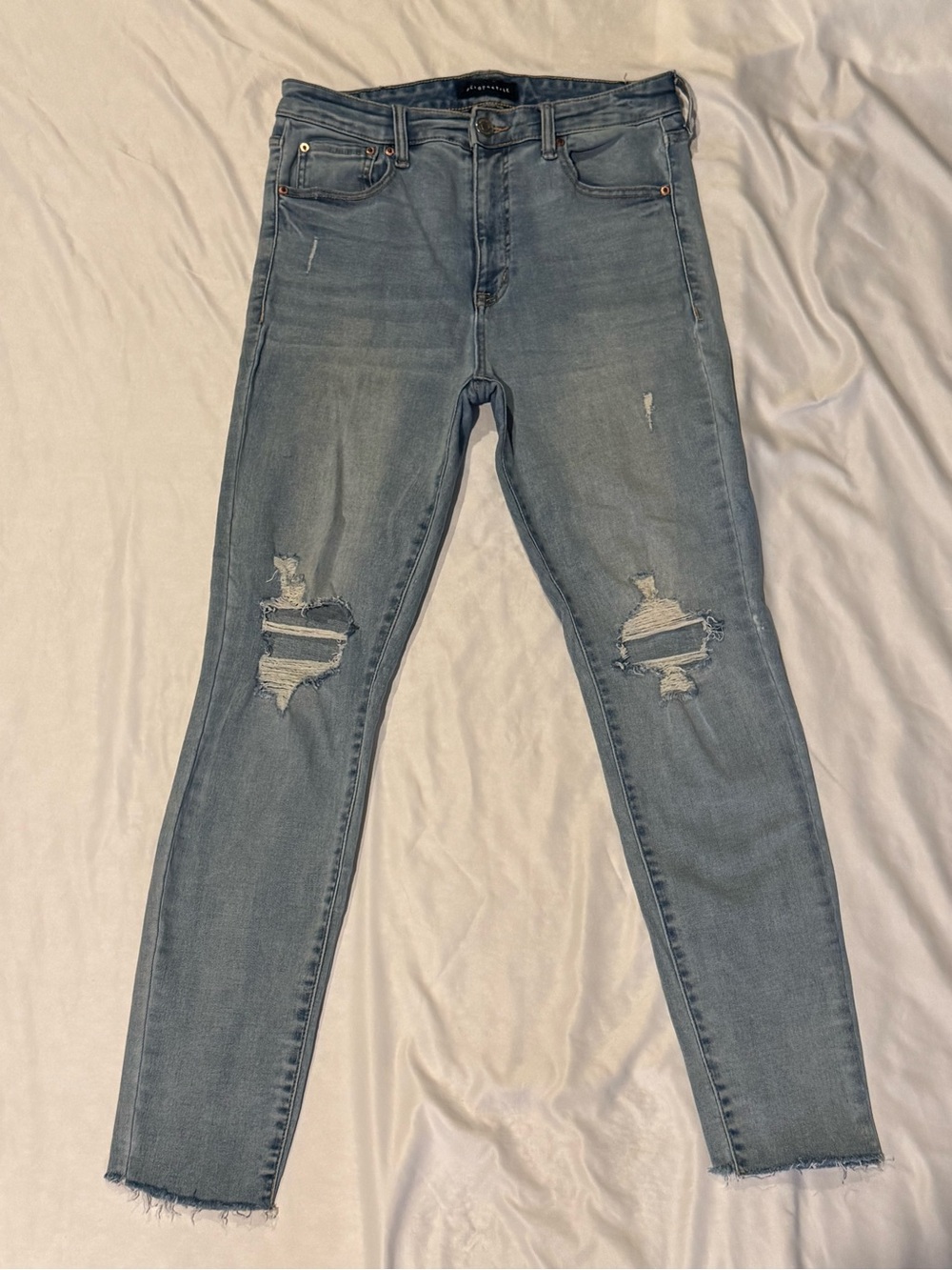 Aéropostale women’s blue high rise distressed skinny jeans